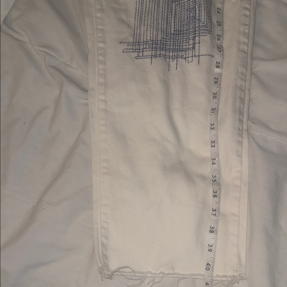 Universal Thread Women's Boyfriend Jeans in White with Embroidered Details - Picture 9 of 9